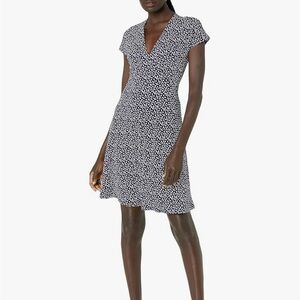 Lark & Ro Women's Standard Cap Sleeve Deep V Neck Fit and Flare Dress